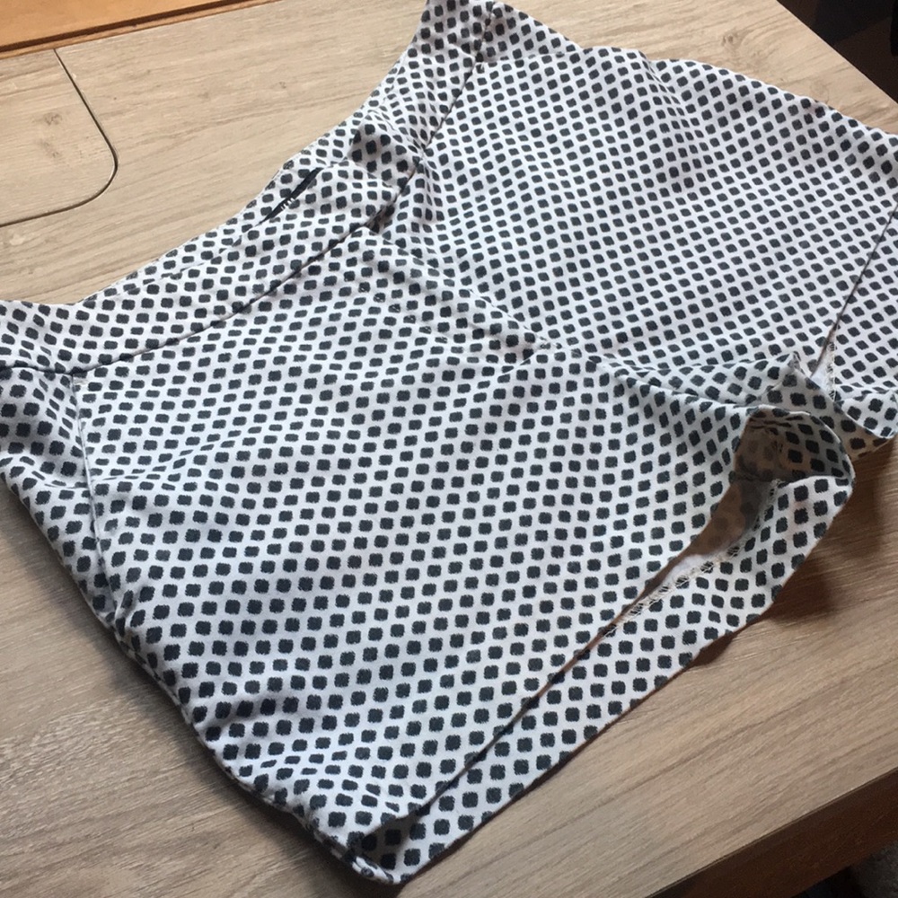 B&W printed shorts